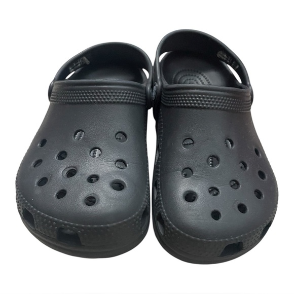 Kid’s Crocs w/ Jibetz - Picture 2 of 9